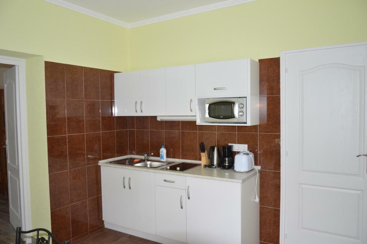 Varga Apartman Heviz Exterior photo