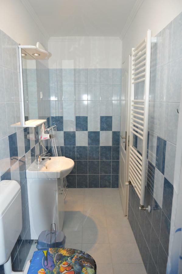 Varga Apartman Heviz Exterior photo