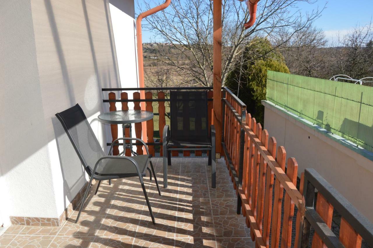 Varga Apartman Heviz Exterior photo